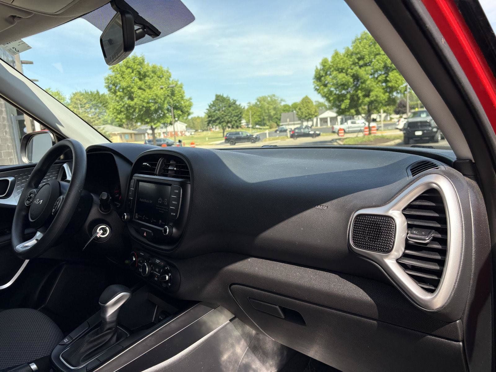 Used 2022 Kia Soul LX FWD image 21