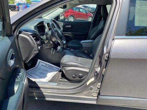 Used 2019 Jeep Cherokee Limited AWD/4WD image 12