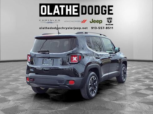 Used 2023 Jeep Renegade Latitude image 24