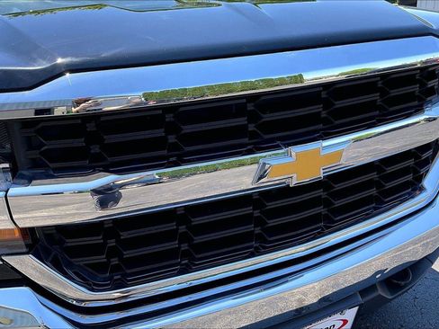 Used 2018 Chevrolet Silverado 1500 LT w/ All Star Edition AWD/4WD image 26