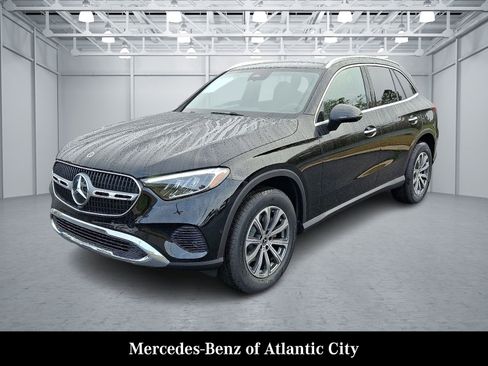 Used 2026 Mercedes-Benz GLC 300 4MATIC image 2
