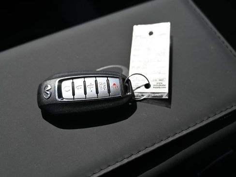 Used 2023 INFINITI QX50 Luxe AWD/4WD image 32