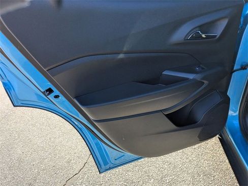 New 2026 Chevrolet Trax RS w/ Sunroof Package image 24