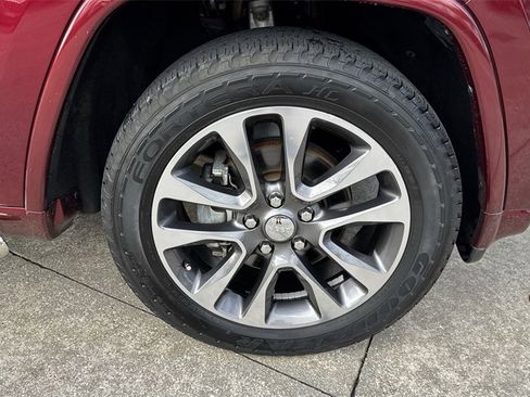 Used 2017 Jeep Grand Cherokee Overland image 62