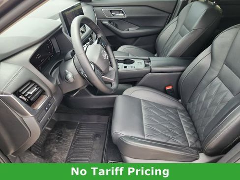 Used 2025 Nissan Rogue Platinum w/ Tech Package FWD image 12