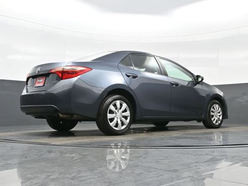 Used 2019 Toyota Corolla LE image 30