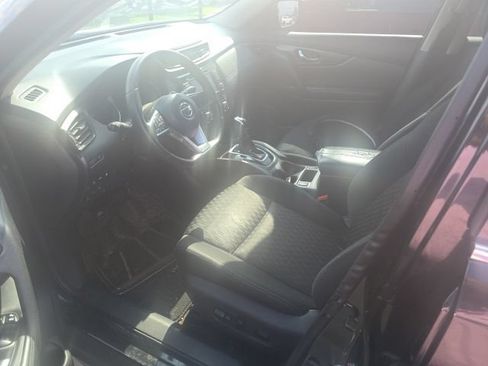 Used 2019 Nissan Rogue SV AWD/4WD image 2