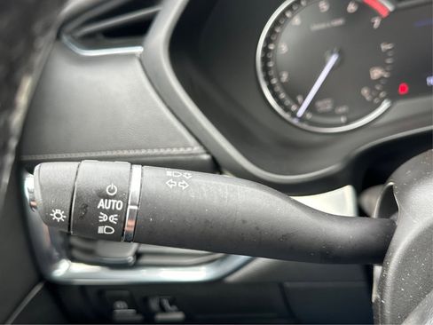 Used 2020 Cadillac XT4 Premium Luxury image 16