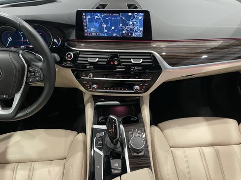 Used 2019 BMW 540i xDrive w/ Convenience Package AWD/4WD image 17