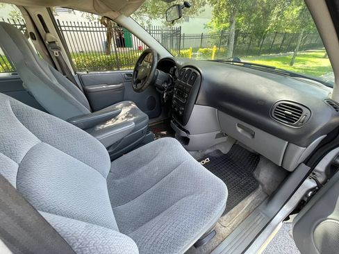 Used 2005 Dodge Caravan SE w/ Popular Equipment Group FWD image 23