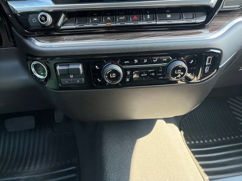 Used 2025 Chevrolet Silverado 1500 LT AWD/4WD image 20