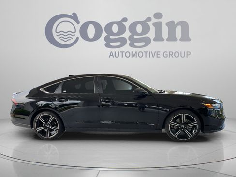 Used 2025 Honda Accord Sport image 6