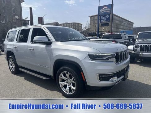 Used 2022 Jeep Wagoneer Series II AWD/4WD image 2
