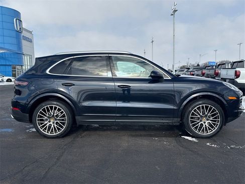Used 2019 Porsche Cayenne image 12