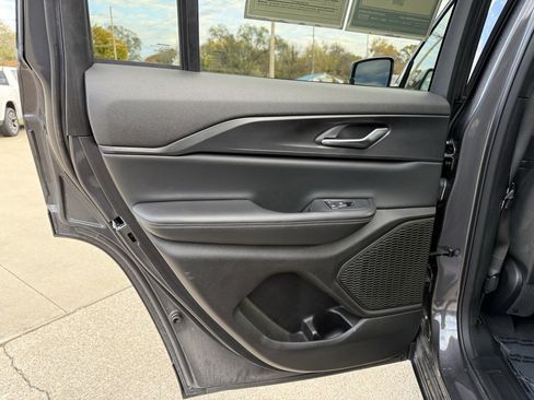 Certified 2024 Jeep Grand Cherokee Altitude image 17