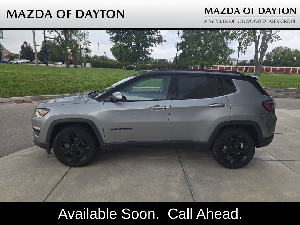 Used 2019 Jeep Compass Latitude AWD/4WD image 1