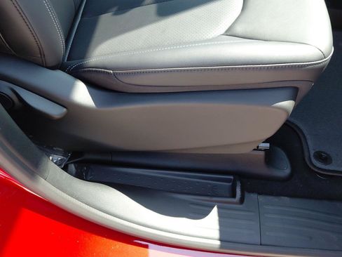 New 2026 Chrysler Pacifica Select AWD/4WD image 16