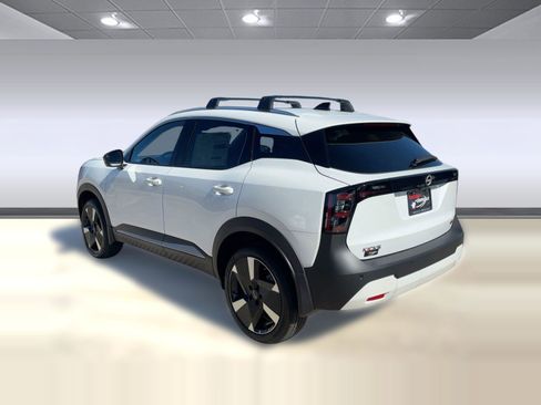 New 2026 Nissan Kicks SR w/ Cold Weather Package image 3