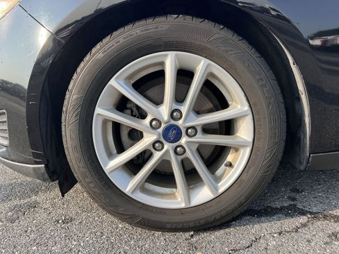 Used 2017 Ford Focus SE FWD image 12