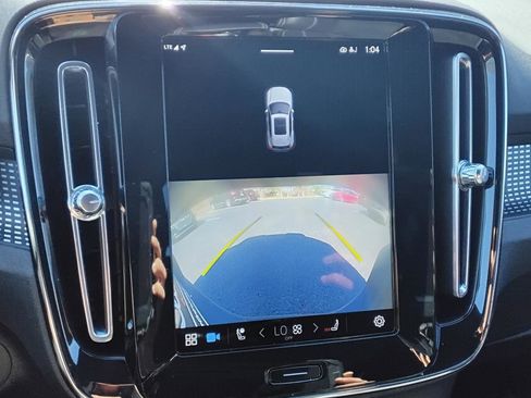 Used 2021 Volvo XC40 P8 Recharge w/ Advanced Package image 28