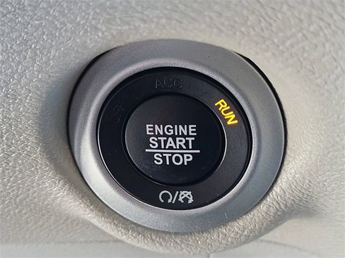 Certified 2024 Chrysler Pacifica Touring-L image 15