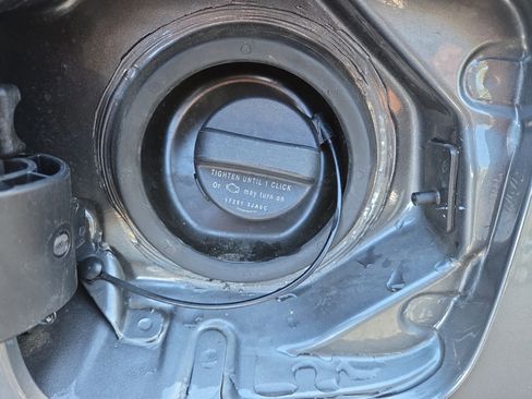 Used 2025 Nissan Versa SV image 30