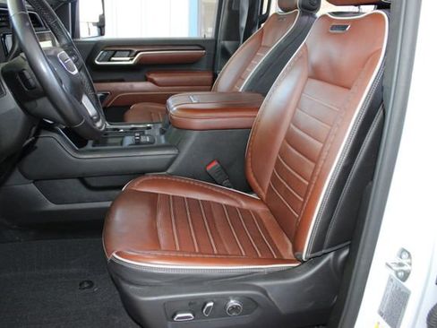 Used 2024 GMC Sierra 2500 Denali Ultimate w/ Max Trailering Package image 3