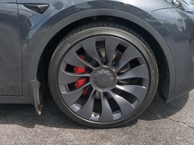 Used 2024 Tesla Model Y Performance AWD/4WD image 11