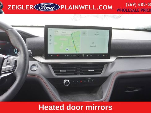 Used 2025 Ford Explorer ST-Line w/ ST-Line Street Pack image 17