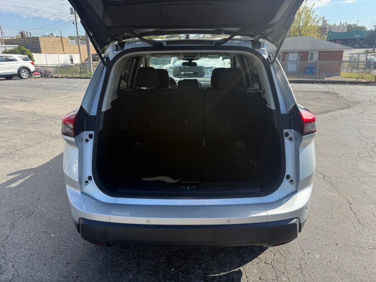 Used 2024 Nissan Rogue S AWD/4WD image 8