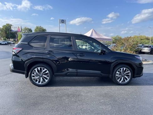 Used 2025 Subaru Forester Touring w/ Popular Package - Touring AWD/4WD image 4