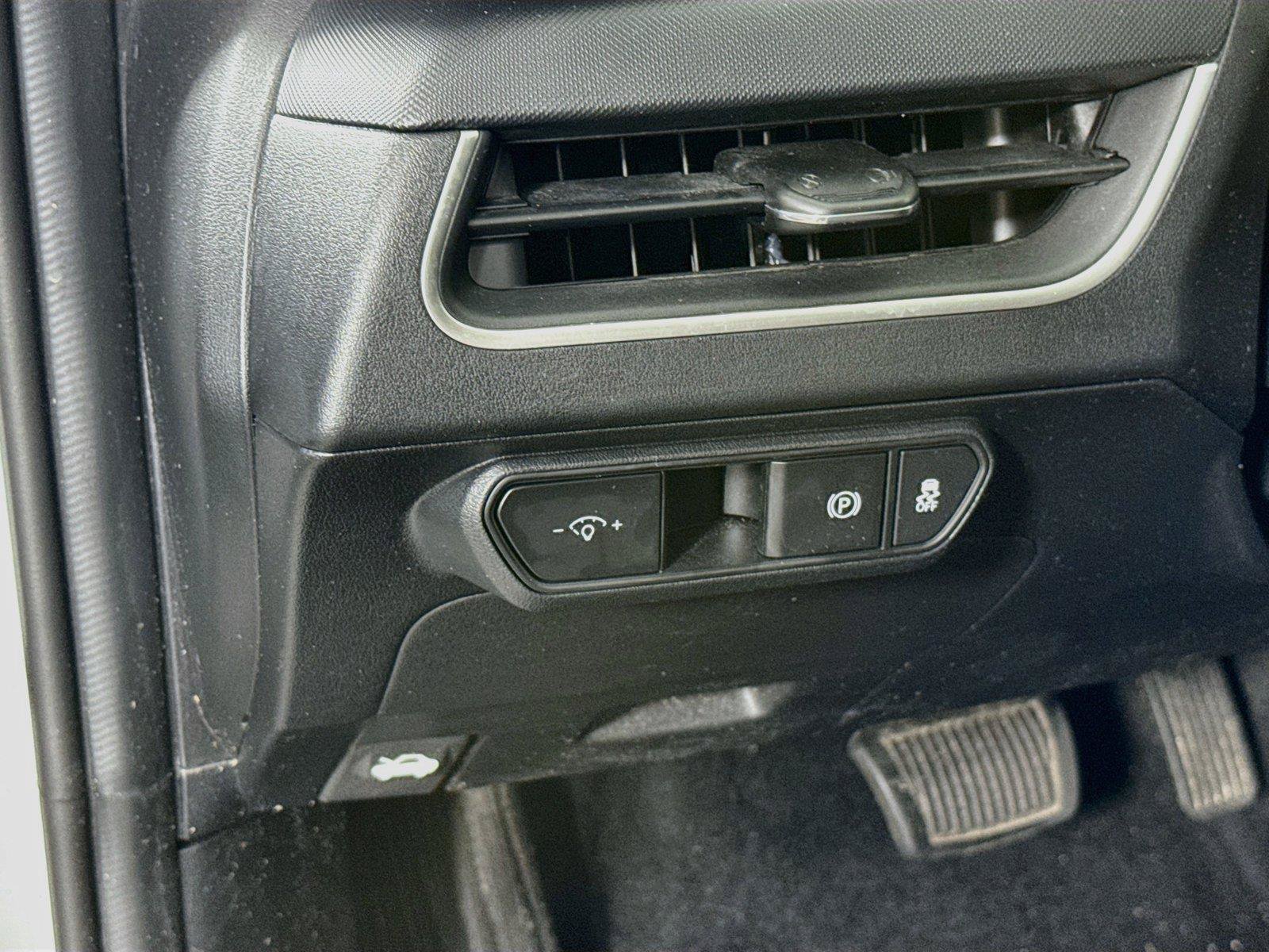 Used 2025 Kia K4 FWD image 12
