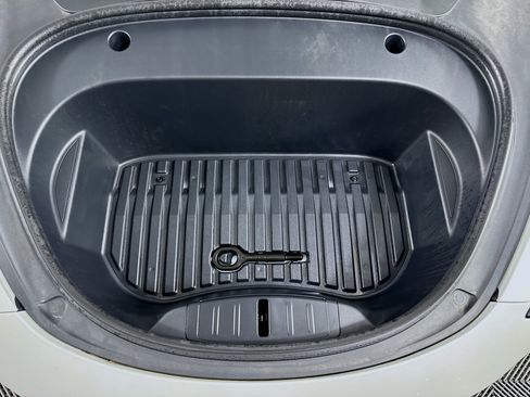 Used 2023 Tesla Model 3 Standard Range image 32