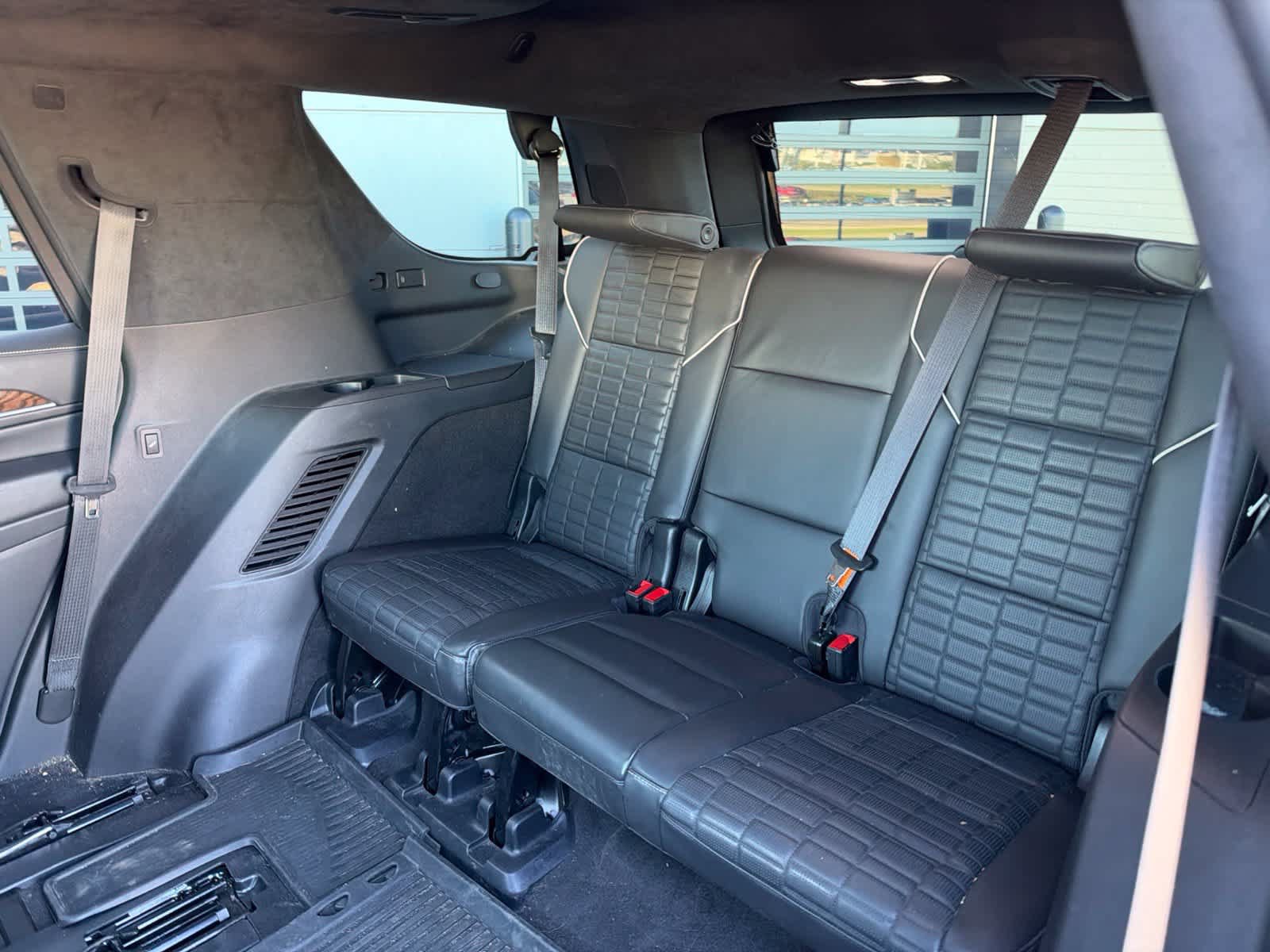 Used 2024 Cadillac Escalade Sport Platinum w/ LPO, ONYX Package AWD/4WD image 12