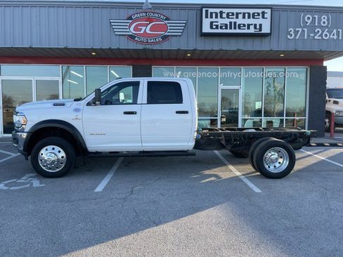 Used 2021 RAM 5500 Tradesman w/ Chrome Appearance Group image 5