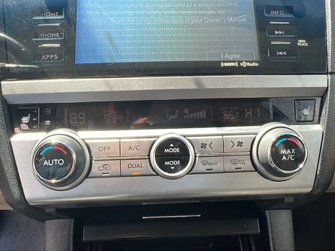Used 2017 Subaru Legacy 2.5i Premium AWD/4WD image 24