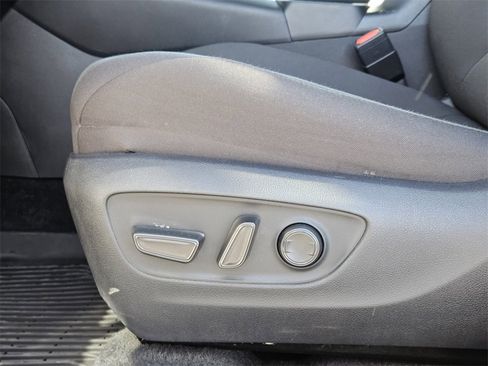 Used 2025 Toyota RAV4 XLE image 19