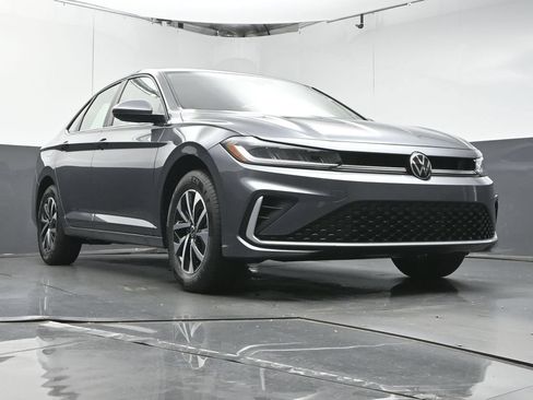 Used 2025 Volkswagen Jetta S FWD image 33