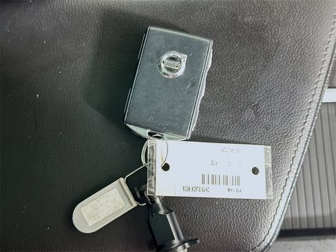 Used 2023 Volvo XC60 B5 Core w/ Climate Package image 34