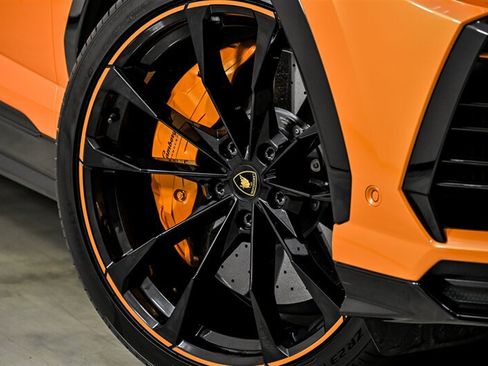 Used 2022 Lamborghini Urus AWD/4WD image 4