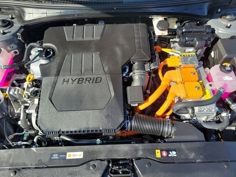 Certified 2025 Hyundai Elantra SEL FWD image 32