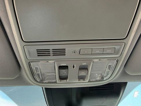Used 2017 Honda CR-V Touring image 23