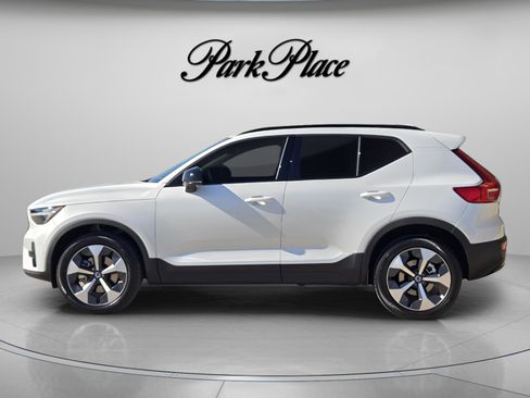 New 2026 Volvo XC40 B4 Plus w/ Protection Package Premier FWD image 2