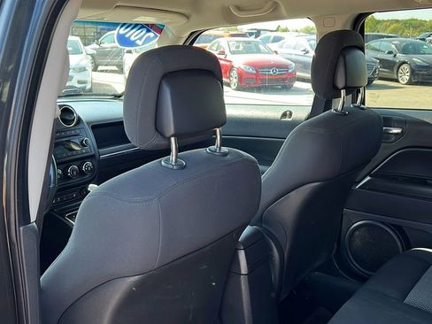 Used 2010 Jeep Patriot Sport AWD/4WD image 30