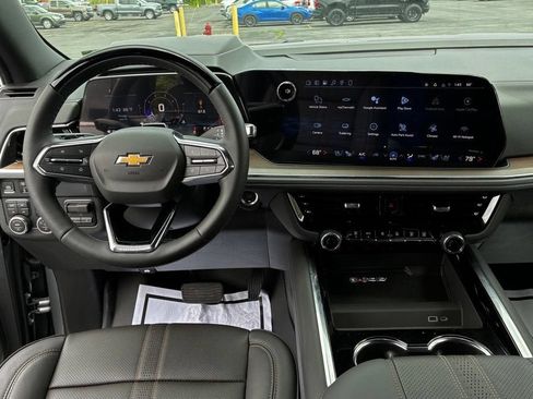 New 2026 Chevrolet Suburban High Country AWD/4WD image 2
