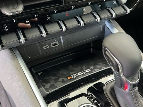 New 2026 Chevrolet Colorado ZR2 w/ Technology Package image 22