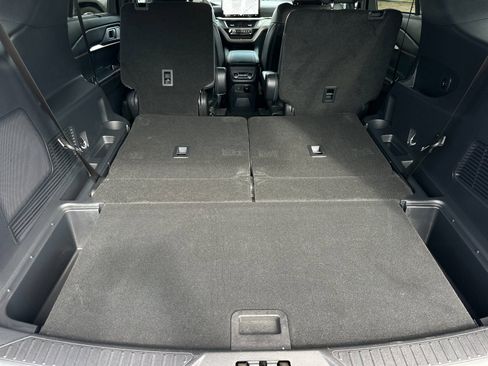 Used 2025 Ford Explorer ST image 17