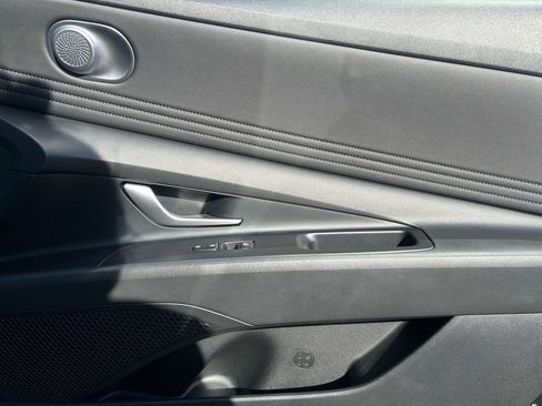 Used 2023 Hyundai Elantra SEL w/ Convenience Package image 25