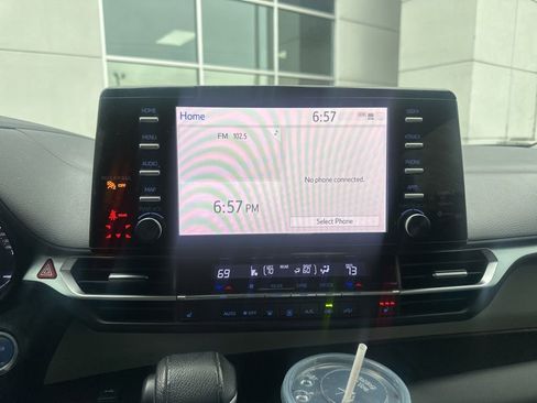 Used 2021 Toyota Sienna XLE FWD image 7
