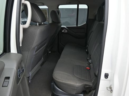 Used 2018 Nissan Frontier PRO-4X AWD/4WD image 11